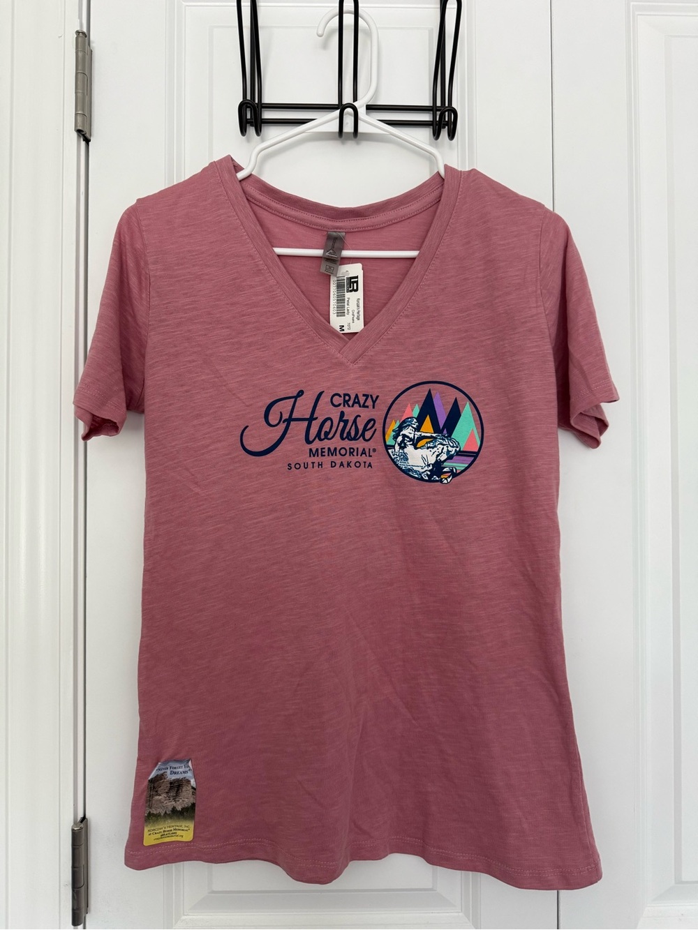 Lrg Dusty Rose V-Neck Graphic Tee with Multicolor Mountain Emblem